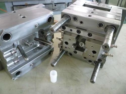 注塑成型及其工作的详细过程